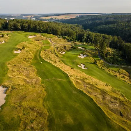 فندق Hofgut Georgenthal 4*